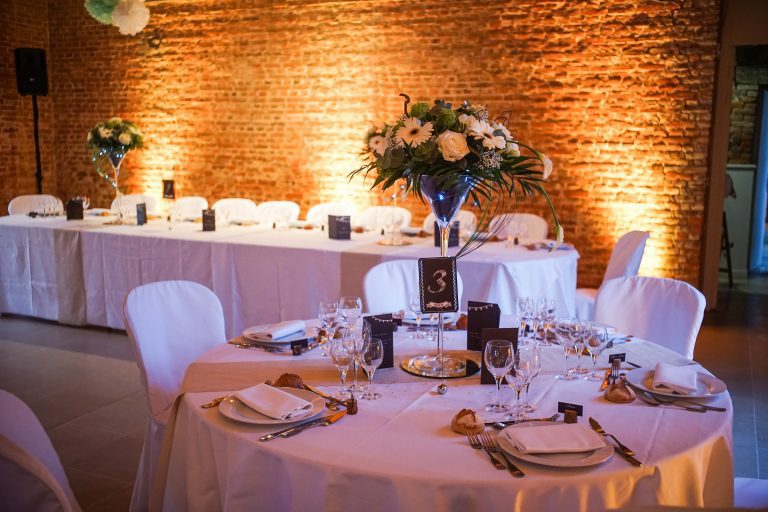 fleurs centre de table en hauteur vase martini bois guillaume