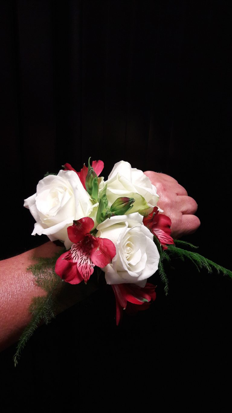 Bracelet fleurs demoiselle d'honneur Houppeville