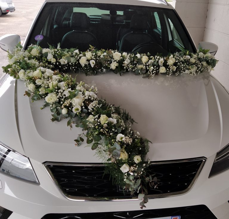 guirlande fleurs mariage blanc et vert capot voiture Rouen