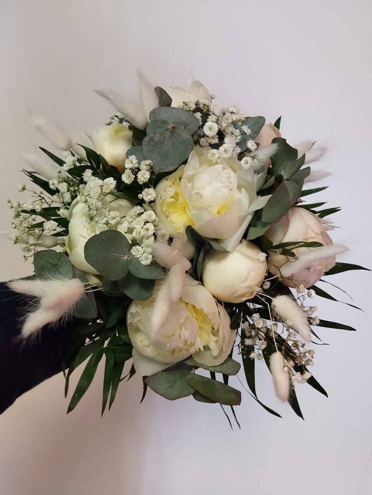Bouquet de mariée rond élégant pivoine