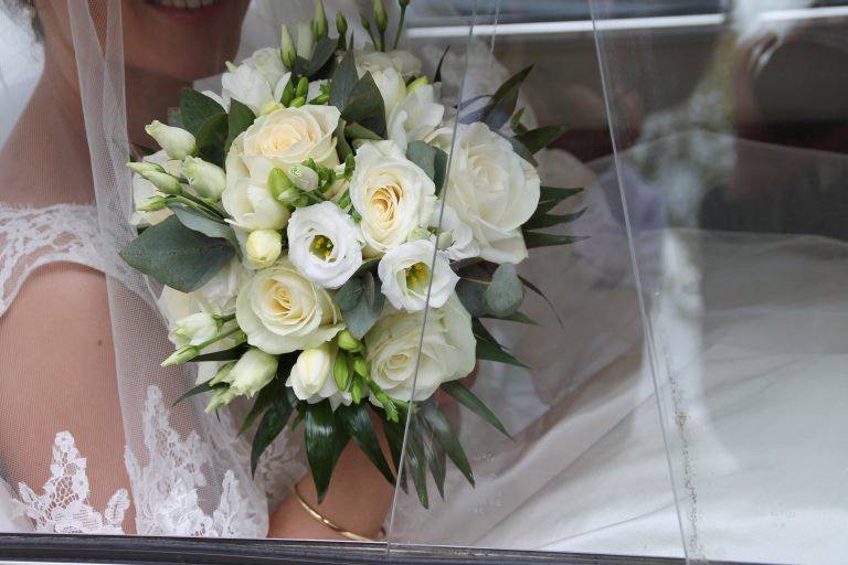 Bouquet mariée chutes blanc et vert Rouen